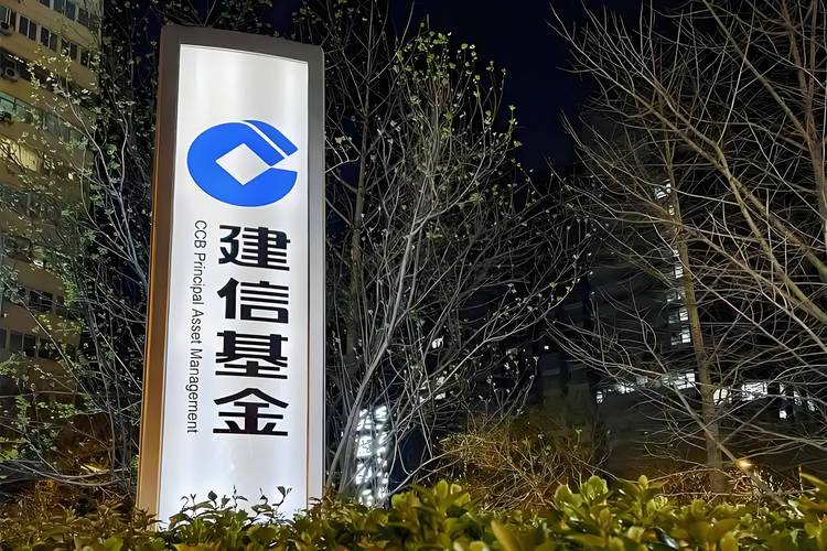 mt4里有顾比均线吗（顾比均线怎么调出来MT4）