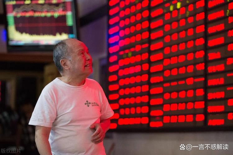 银行定存和理财哪个好（理财和定期存款哪个收